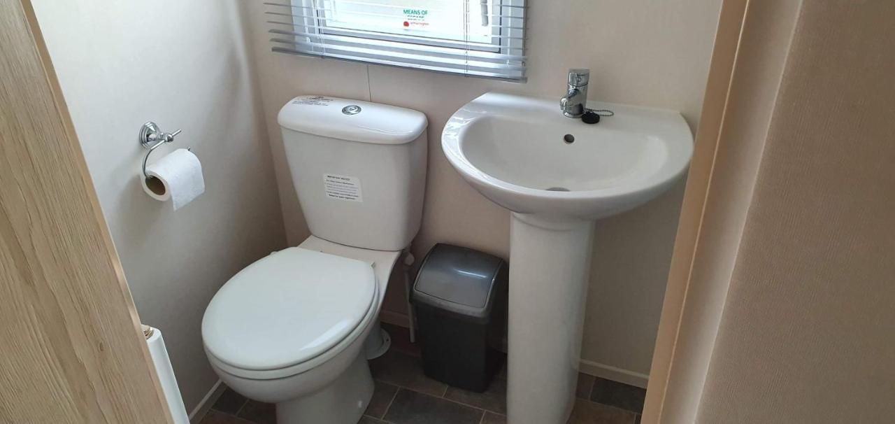 Ksr Hot Tub Holiday Home At Tattershall Lakes Bagian luar foto